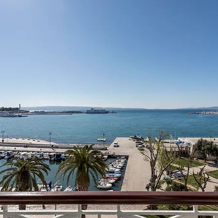 Seaview Luxury Retreat Penzion 4*