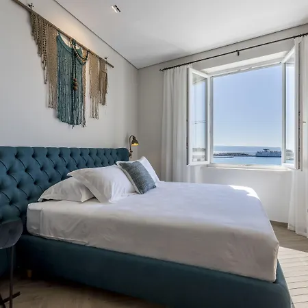 Seaview Luxury Retreat 4*