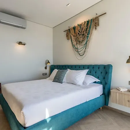 Seaview Luxury Retreat Affittacamere 4*